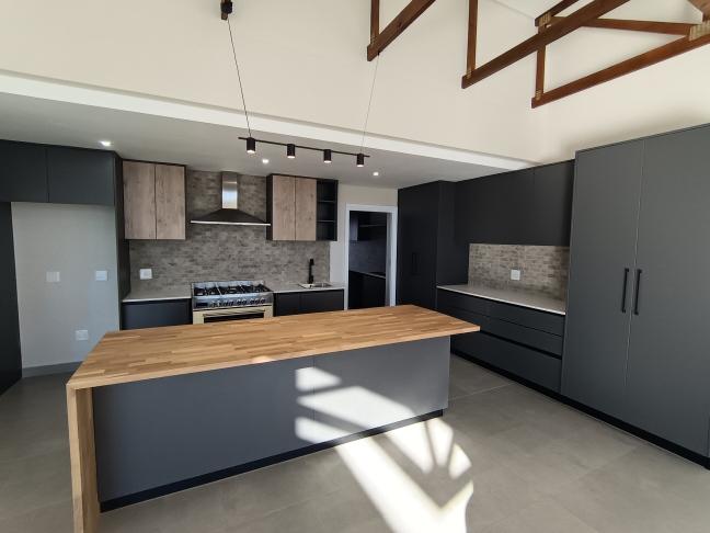 4 Bedroom Property for Sale in Hartenbos Heuwels Western Cape